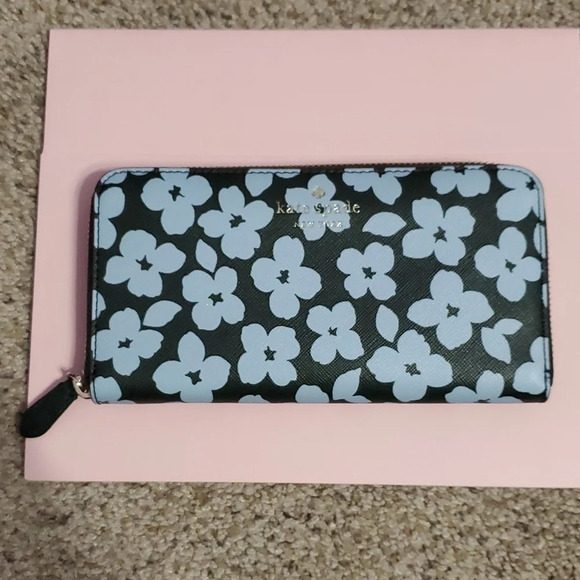 Kate Spade Brynn Floral Large Continental Wallet - Picture 2 of 11